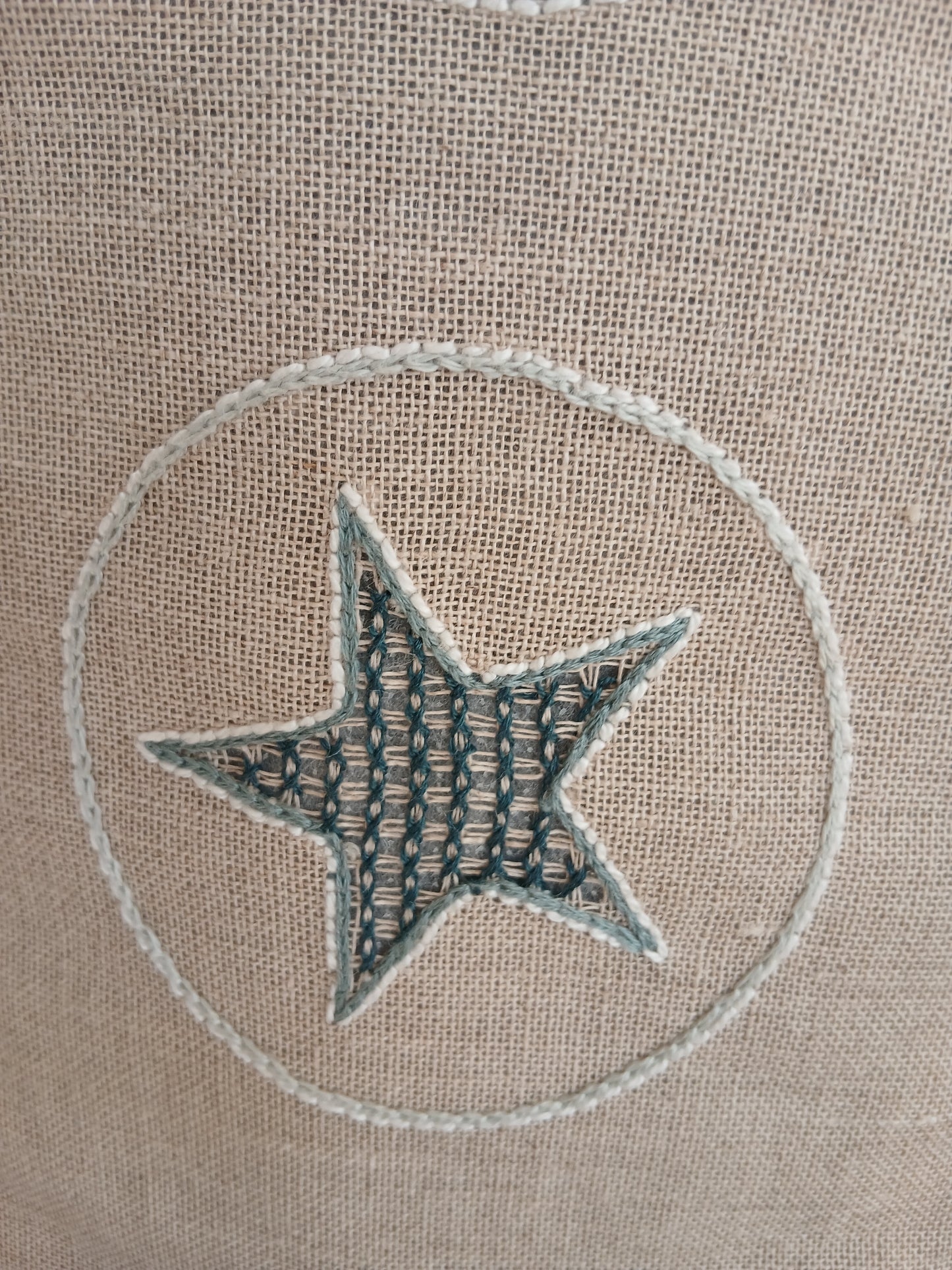 Baluchon Précieux — Broderie Main & Élégance Polyvalente