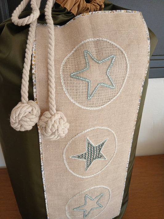 Baluchon Précieux — Broderie Main & Élégance Polyvalente