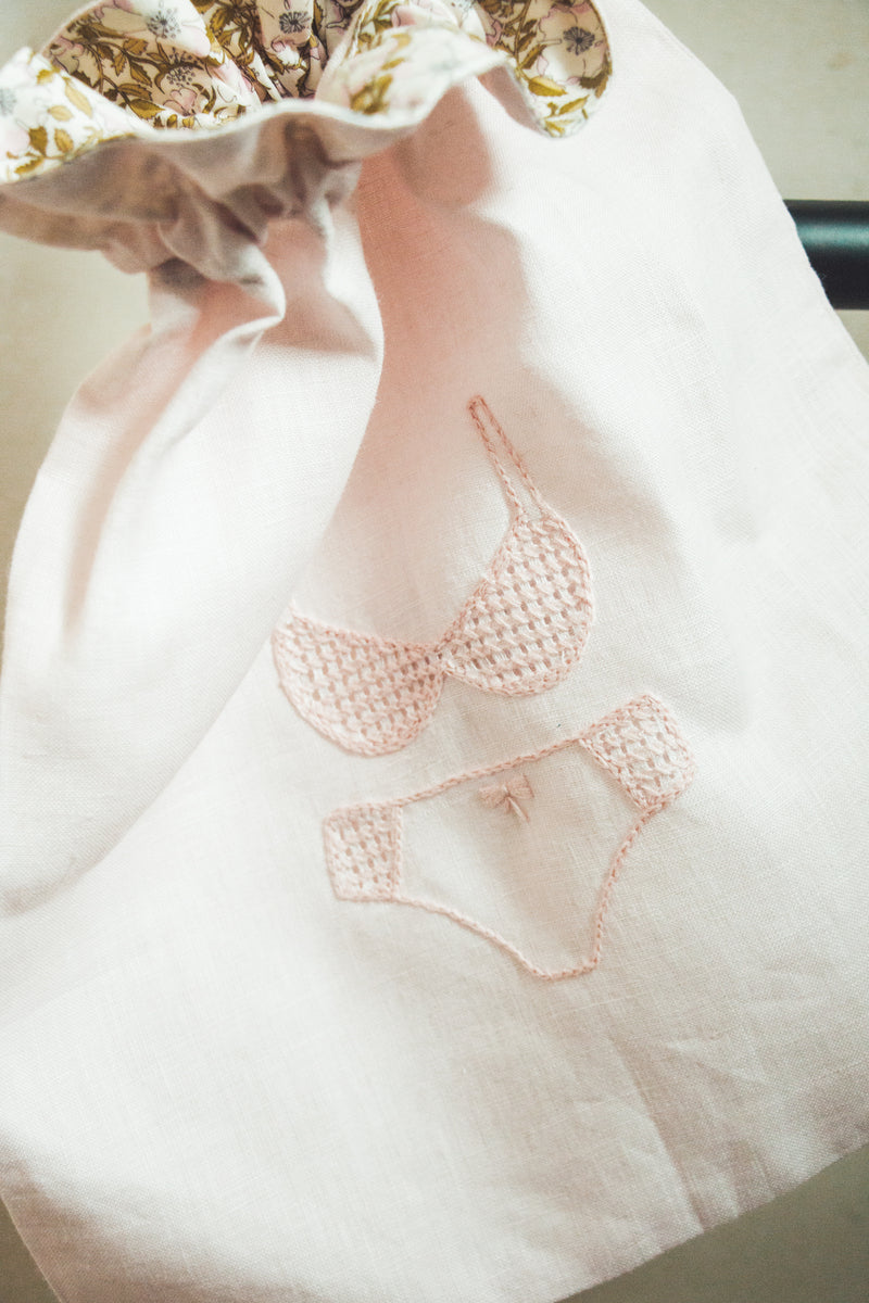 sac brodé main, pour lingerie
