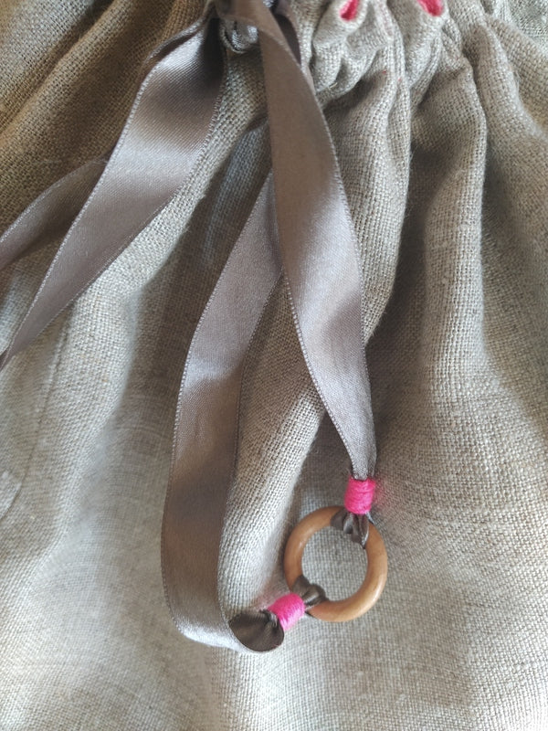 baluchon brodé main en corde et tissu