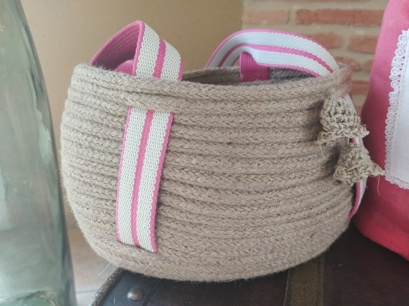 panier en corde et son petit baluchon