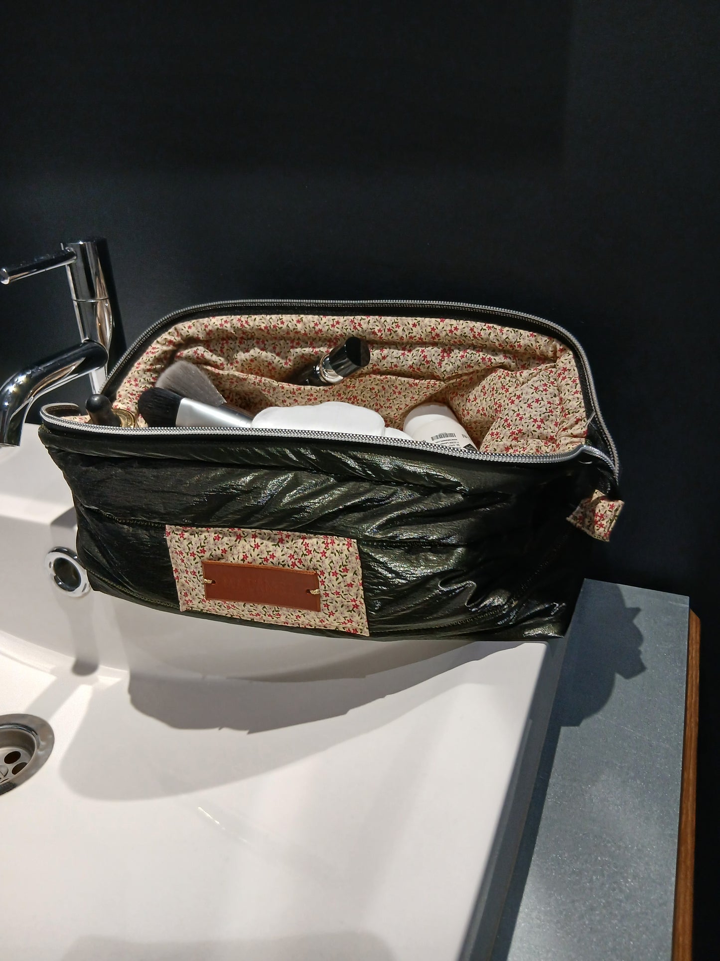 Trousse Matelassée Kaki Moiré - Édition Artisanale