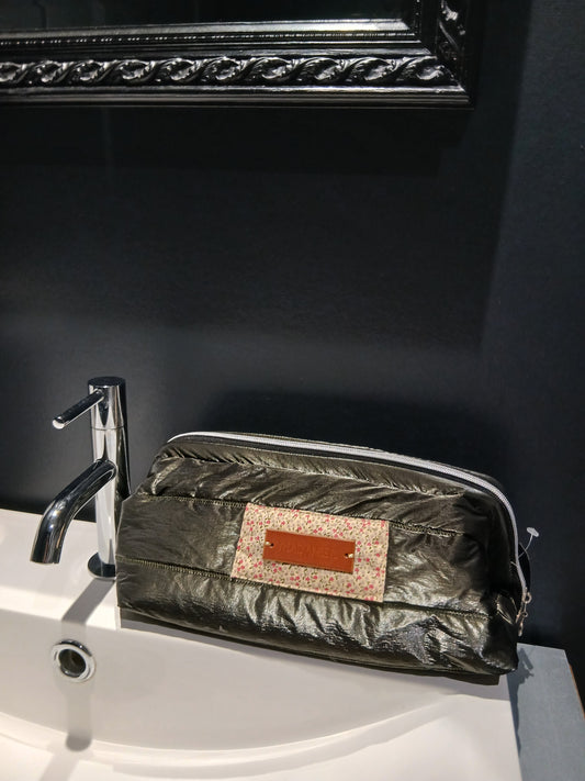 Trousse Matelassée Kaki Moiré - Édition Artisanale